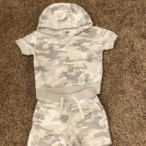 GAP Star Wars hooded sweater shirt and shorts.  In New condition! 12 to 18 month